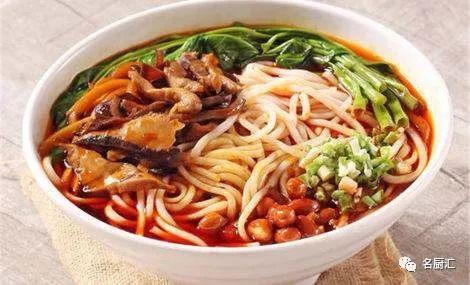 厨师爆料螺蛳粉视频播放,厨师亲曝幕后真相  第1张